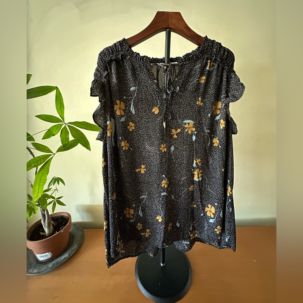 Floral Ruffle Sleeve Top - Black and Yellow